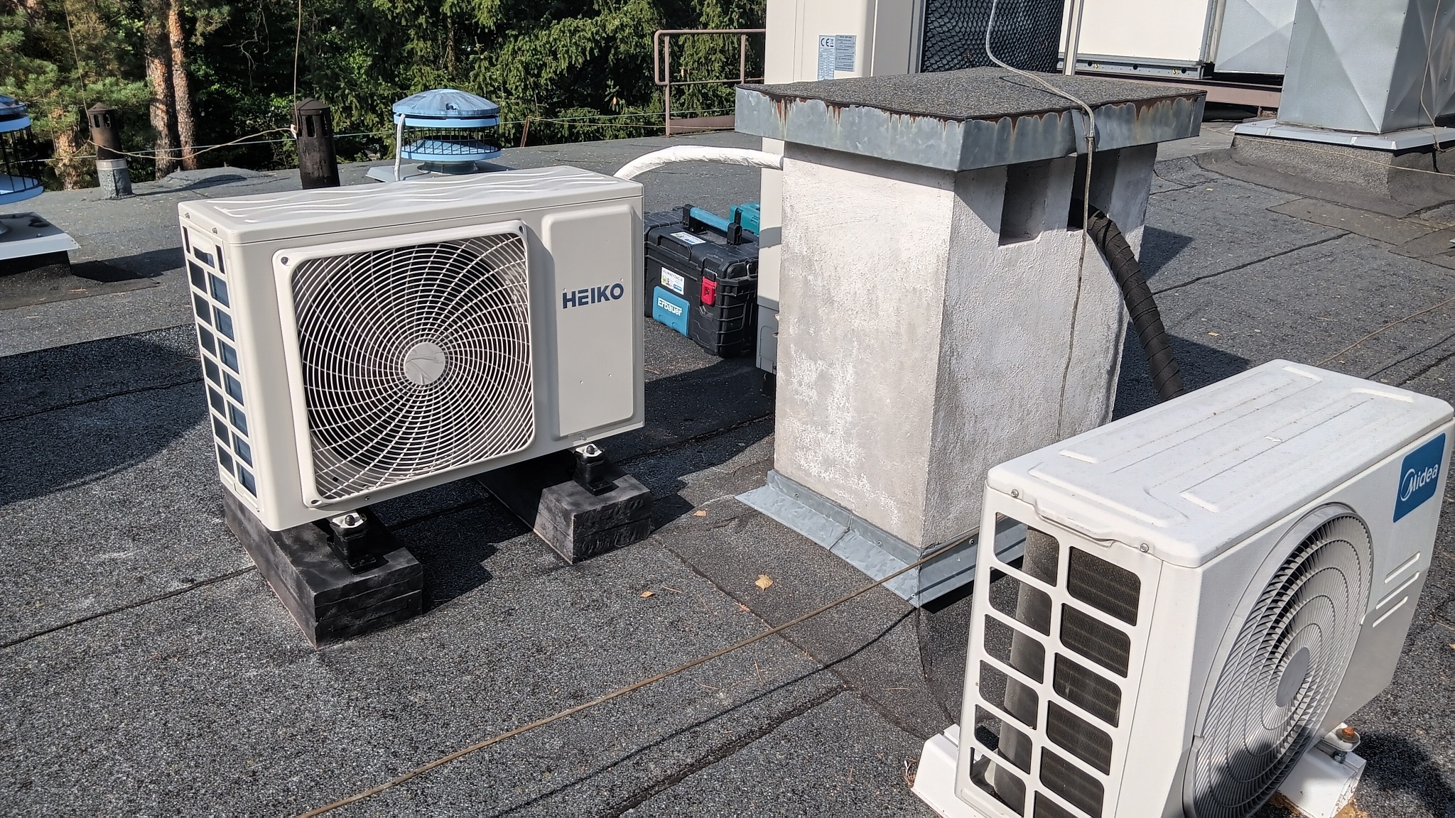 Montaż agregatu chińskiej budżetowej marki w puławskim PIWET.