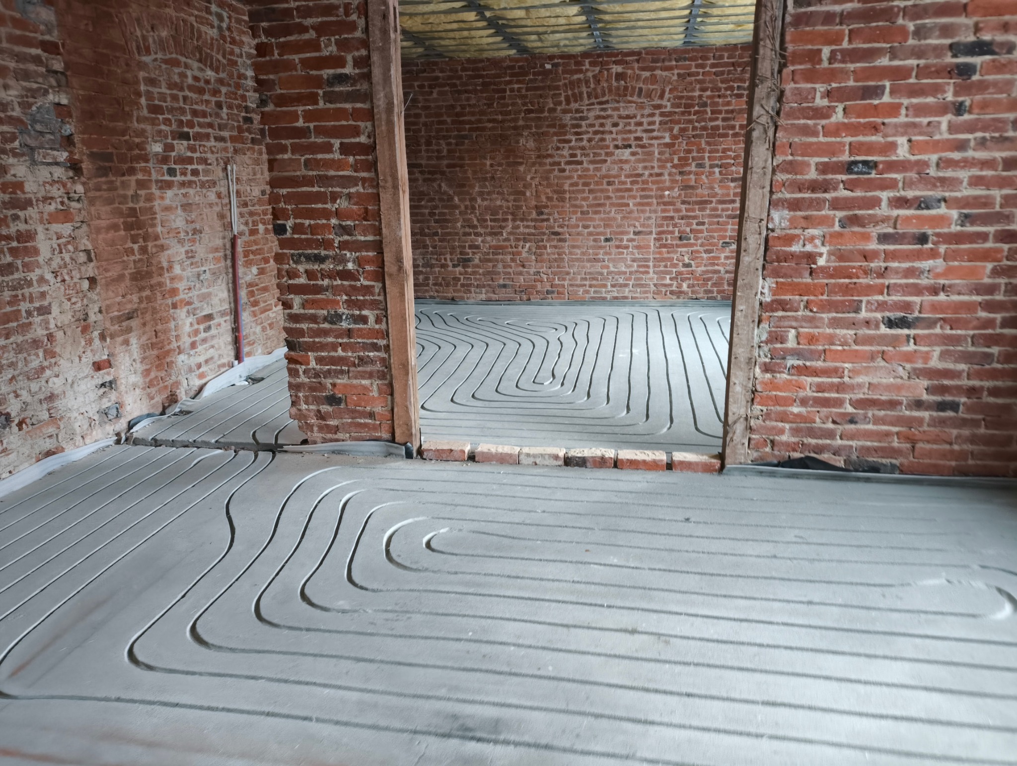 Frezowanie pod ogrzewanie podłogowe w starym domu