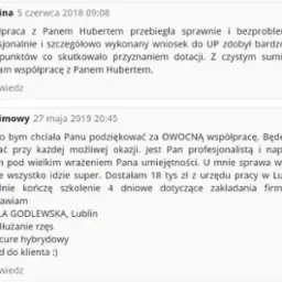 Zrzut ekranu z pozytywnymi opiniami klientów, w których podkreślono profesjonalizm i skuteczność usług. Wspomniano o dotacjach i wsparciu w zakładaniu firmy.