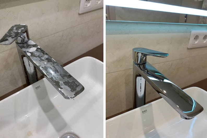 Bateria umywalkowa przed i po czyszczeniu: z osadem i lśniąca chromem. Zlewozmywak w beżowej łazience z oświetleniem LED.