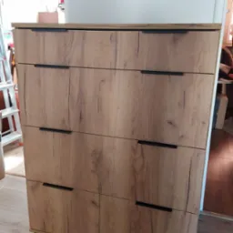 Komoda na buty z 4 szufladami.