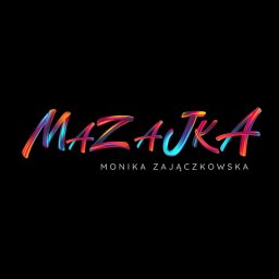 WebStory - Kolorowy, abstrakcyjny napis 'MAZAJKA' z imieniem i nazwiskiem 'MONIKA ZAJĄCZKOWSKA' poniżej na czarnym tle. Dynamiczna typografia, efekt pociągnięć pędzlem.