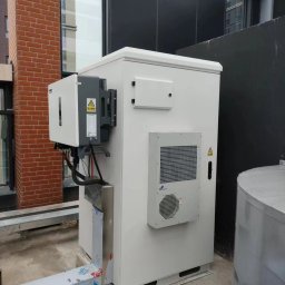 Przemysłowy System HYbrydowy All In One 50kW 143kWh 