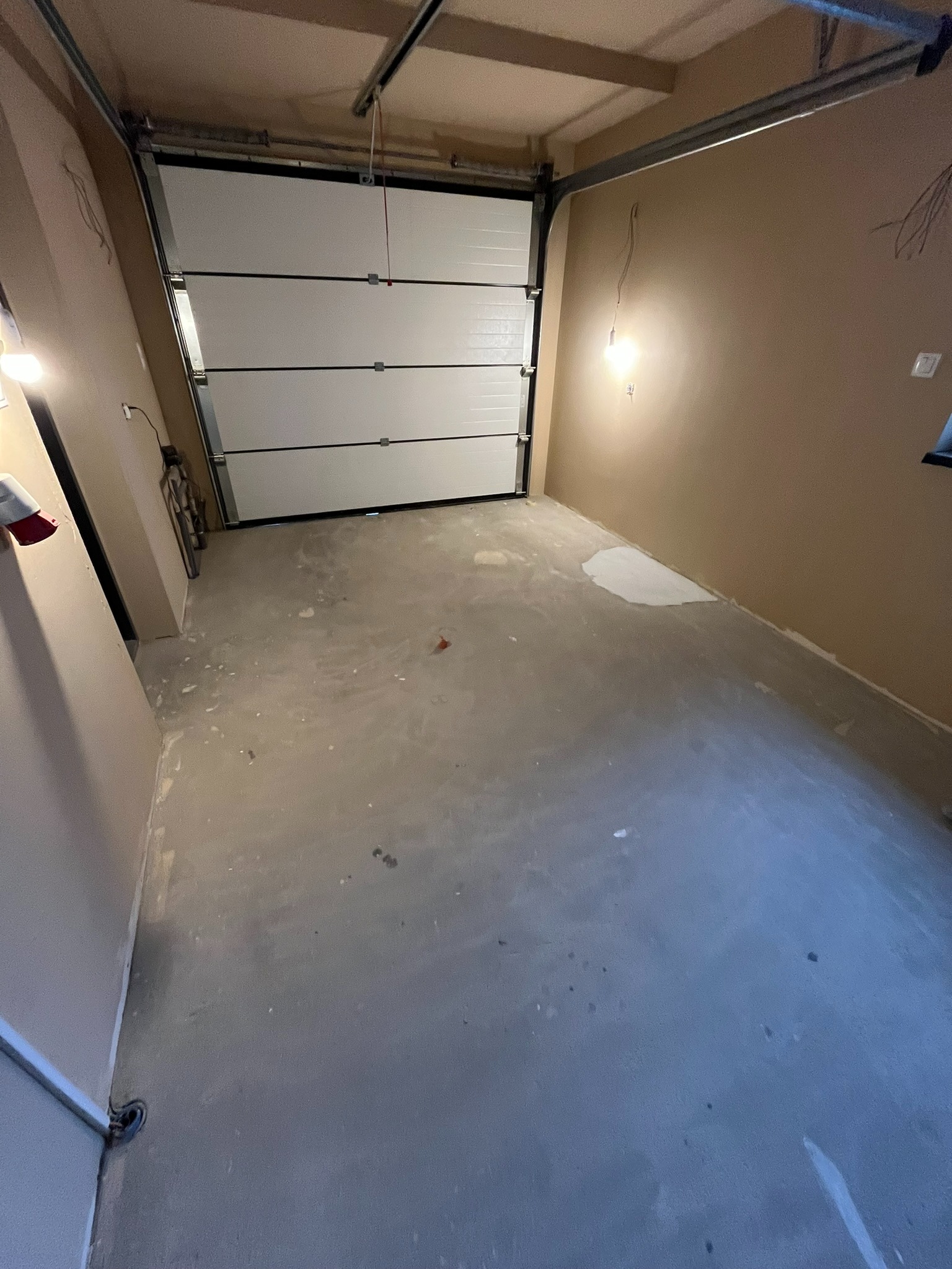 Posadzka epoksydowa w garażu.