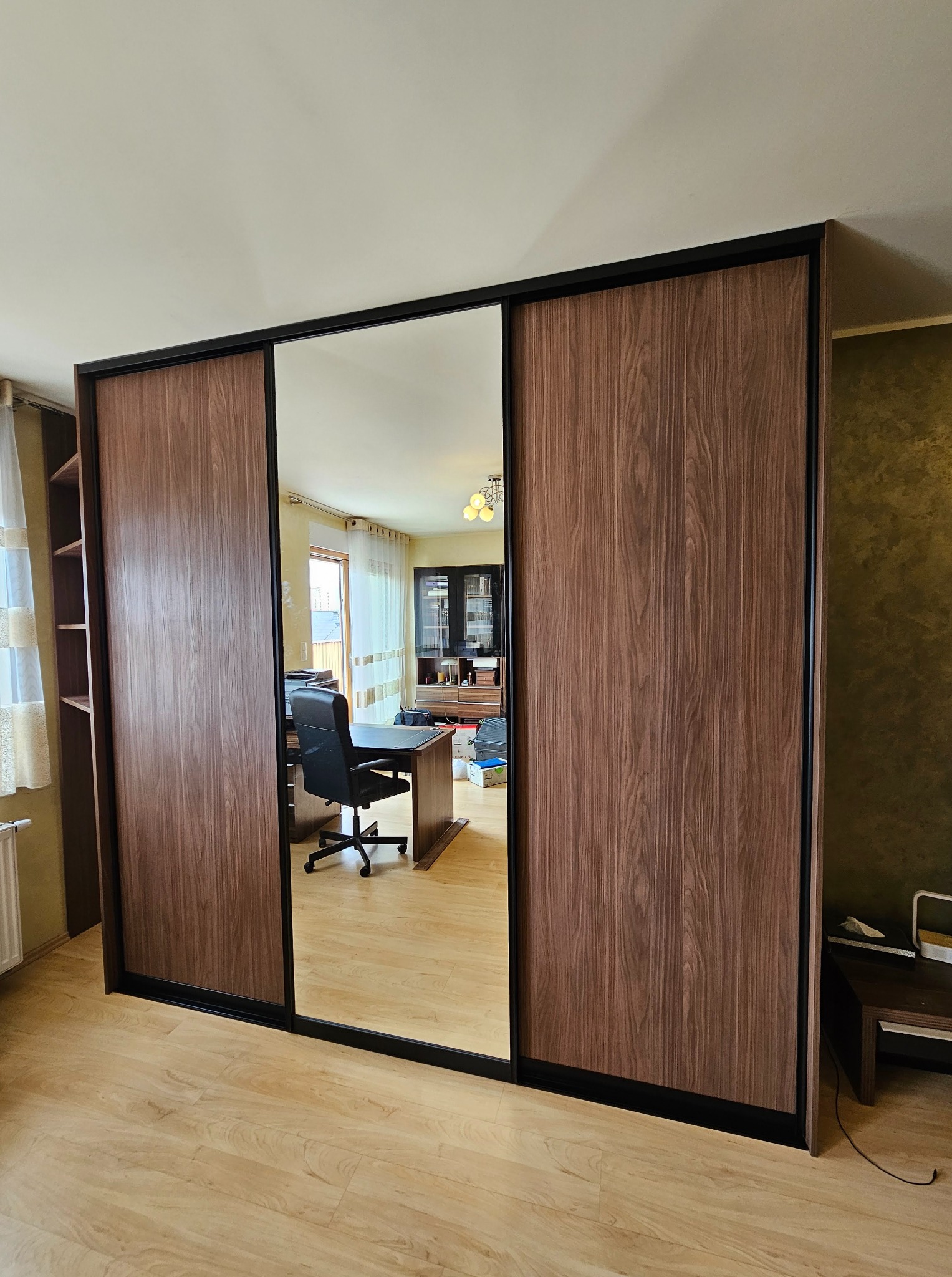 Szafa z drzwiami przesuwnymi