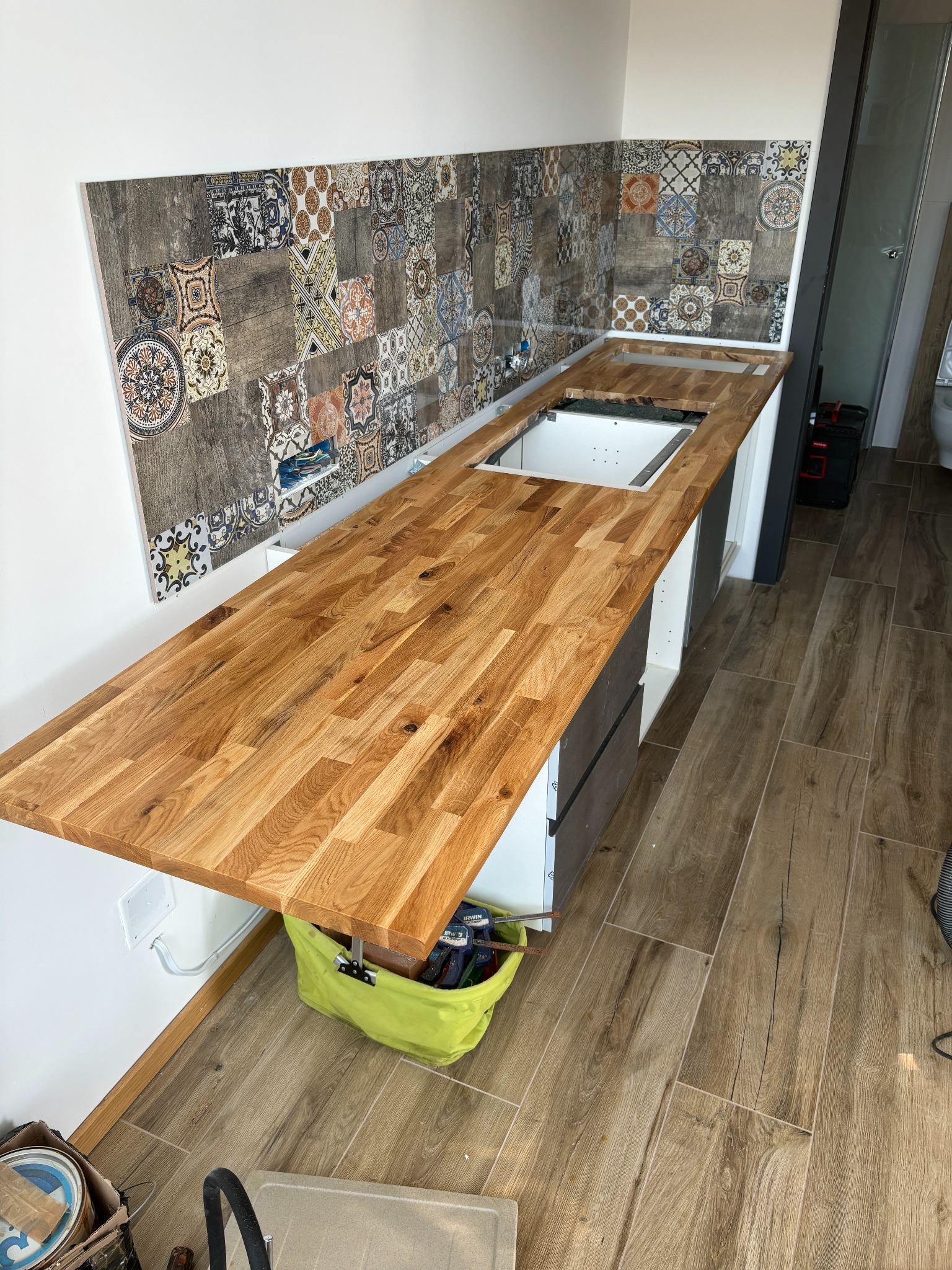 Blaty drewniane dostosowanie do potrzeb klienta, montaż docinanie na wymiar.