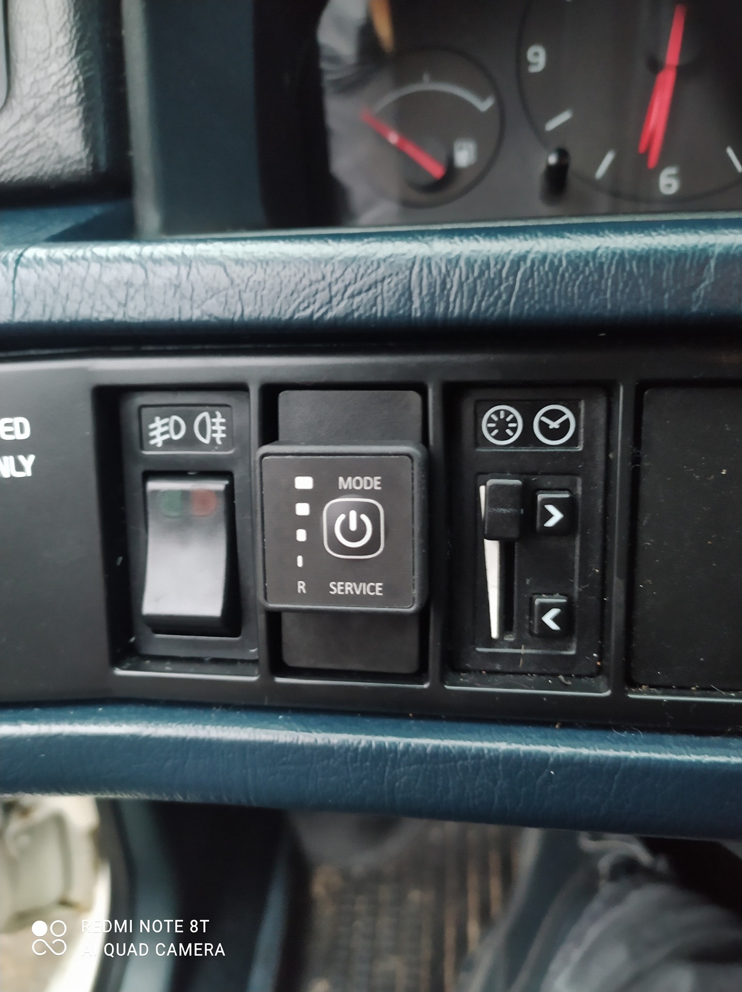 Zamontowany przełącznik benzyna/LPG.