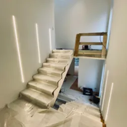 Ledowe oświetlenie klatki schodowej