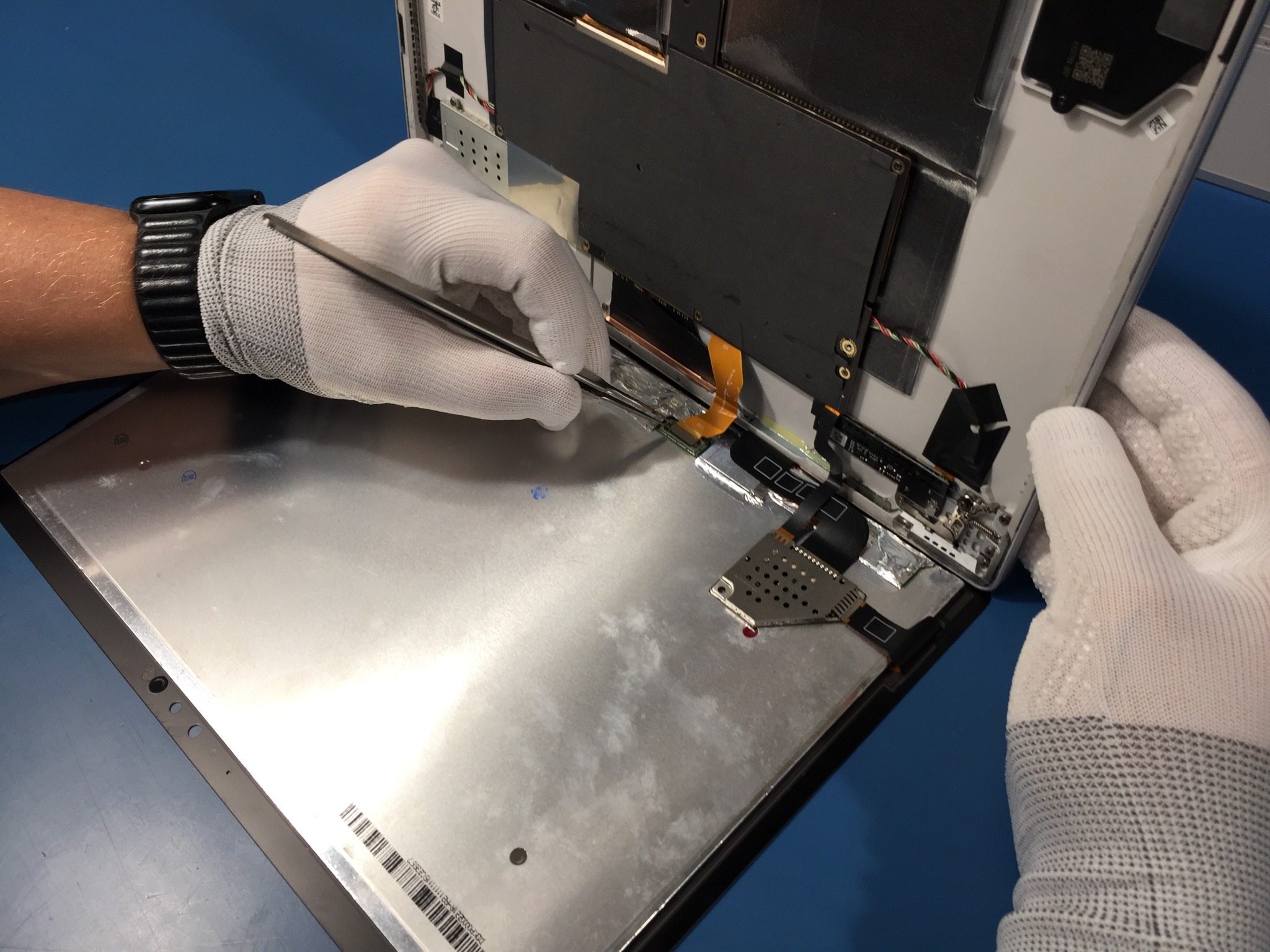 Wymiana ekranu Surface Book