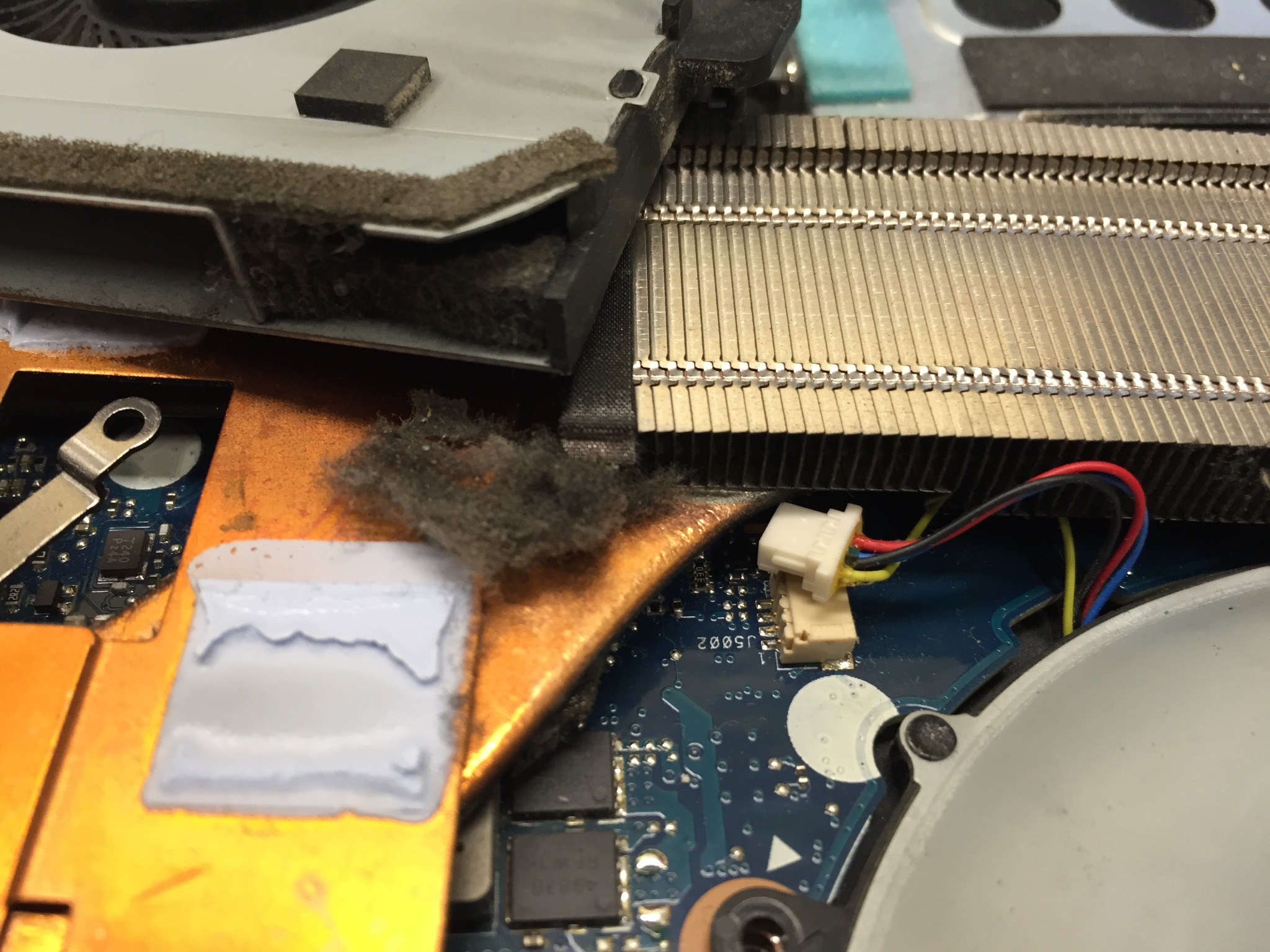 Czyszczenie laptopa z kurzu