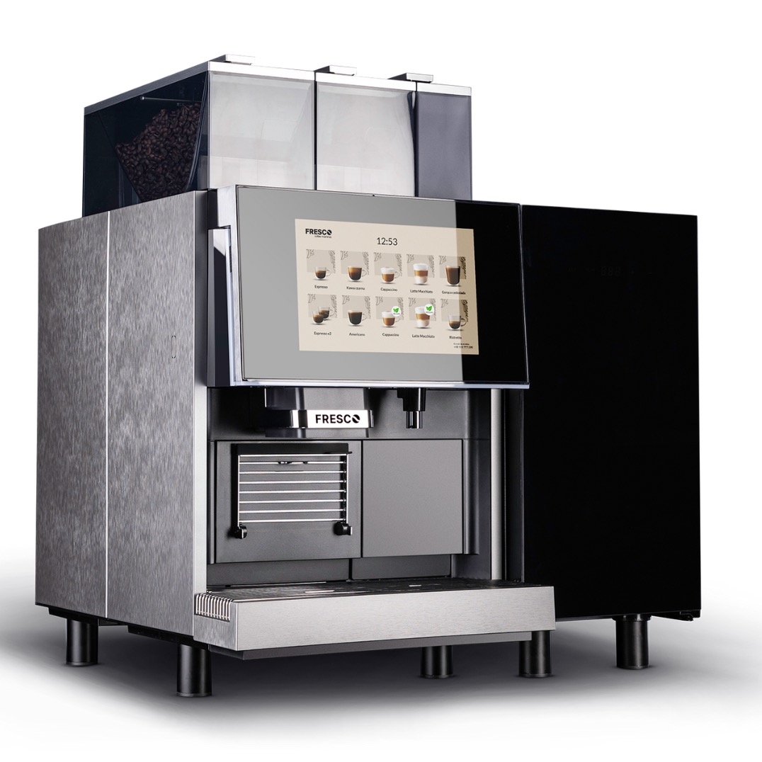 Profesjonalny ekspres do kawy Fresco z dotykowym ekranem i zasobnikiem na ziarna, na białym tle. Metalowa obudowa, widoczne menu napojów.