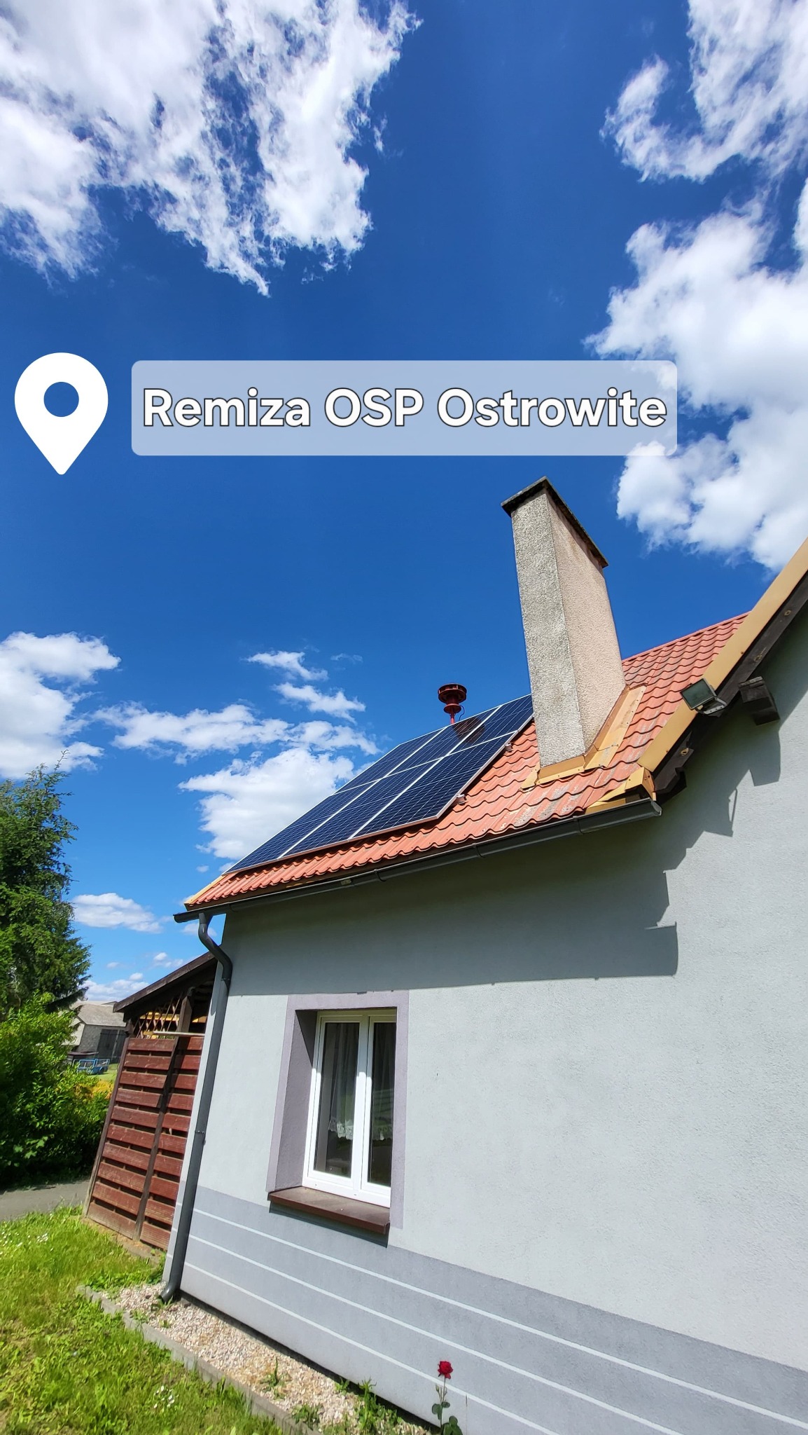 Instalacja wykonana dla Ochotniczej Straży Pożarnej w Ostrowitem oparta na mikroinwerterach.