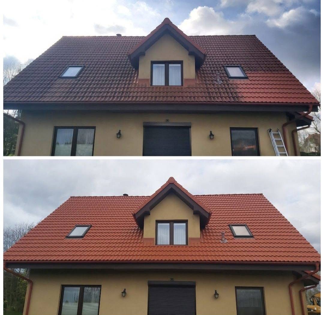Zdjęcie dachu domu przed i po umyciu. Górna część dachu jest brudna, dolna czysta, z czerwoną dachówką i beżową elewacją, widoczne okna dachowe.
