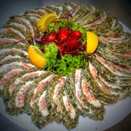 Rolada łososio -szpinakowa