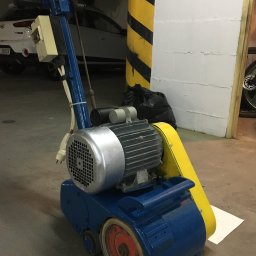 Sprawdzony sprzęt do prac cykliniarskich.