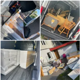 Meble i przedmioty zabezpieczone folią bąbelkową i taśmą wewnątrz busa, oraz przed budynkiem. Widoczne krzesła, szafki i inne elementy wyposażenia.