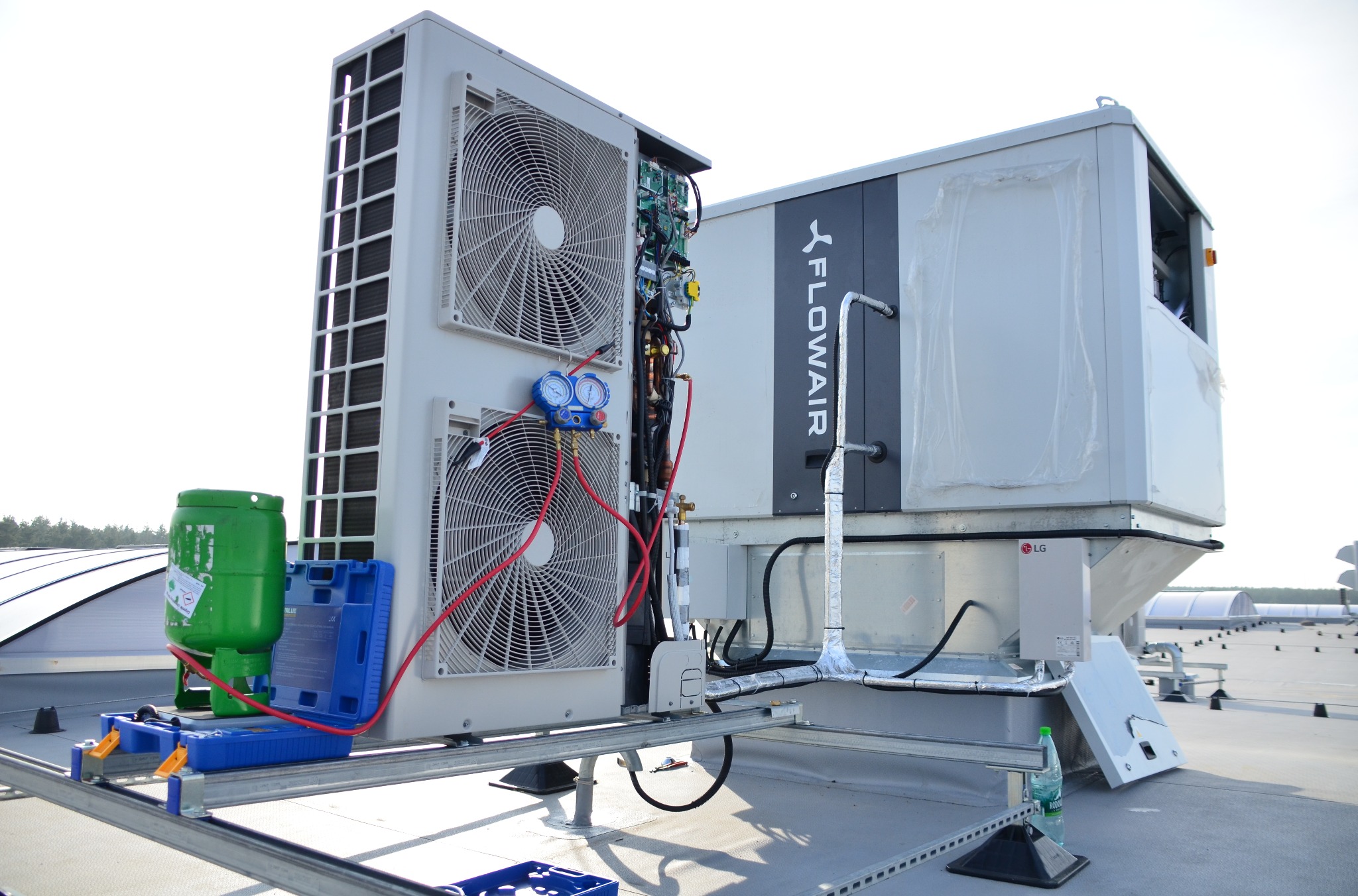 centrala wentylacyjna połaczona z agregatem chłodniczym