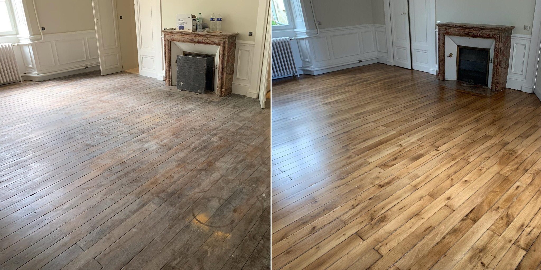 Zdjęcie 'przed i po' renowacji podłogi z desek w pokoju z kominkiem. Po lewej surowe drewno, po prawej wycyklinowana, błyszcząca podłoga. Widoczne ślady po cyklinowaniu.