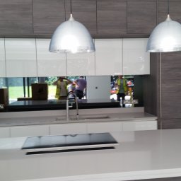 Dream Kitchen - Wysokiej Jakości Szafy Przesuwne z Lustrem Bytów