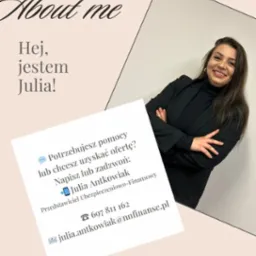Uśmiechnięta Julia Antkowiak, przedstawiciel ubezpieczeniowo-finansowy, zaprasza do kontaktu. Informacje kontaktowe na grafice w jasnych barwach.