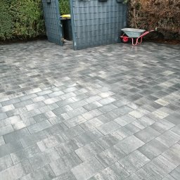 Układanie kostki brukowej Płoskinia 4