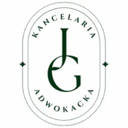 Eleganckie logo Kancelarii Adwokackiej w odcieniach zieleni, z inicjałami JG w centrum owalnej ramki. Minimalistyczny design, czcionka bezszeryfowa, profesjonalny wizerunek.