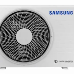 Biała, zewnętrzna jednostka klimatyzacji Samsung z widocznym logo i napisem 'Digital Inverter'. Widoczna kratka wentylatora. Zdjęcie na białym tle.