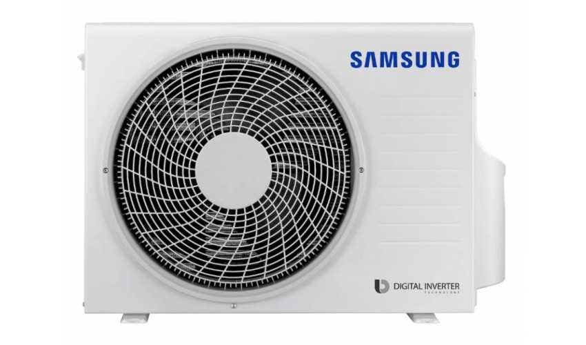 Biała, zewnętrzna jednostka klimatyzacji Samsung z widocznym logo i napisem 'Digital Inverter'. Widoczna kratka wentylatora. Zdjęcie na białym tle.