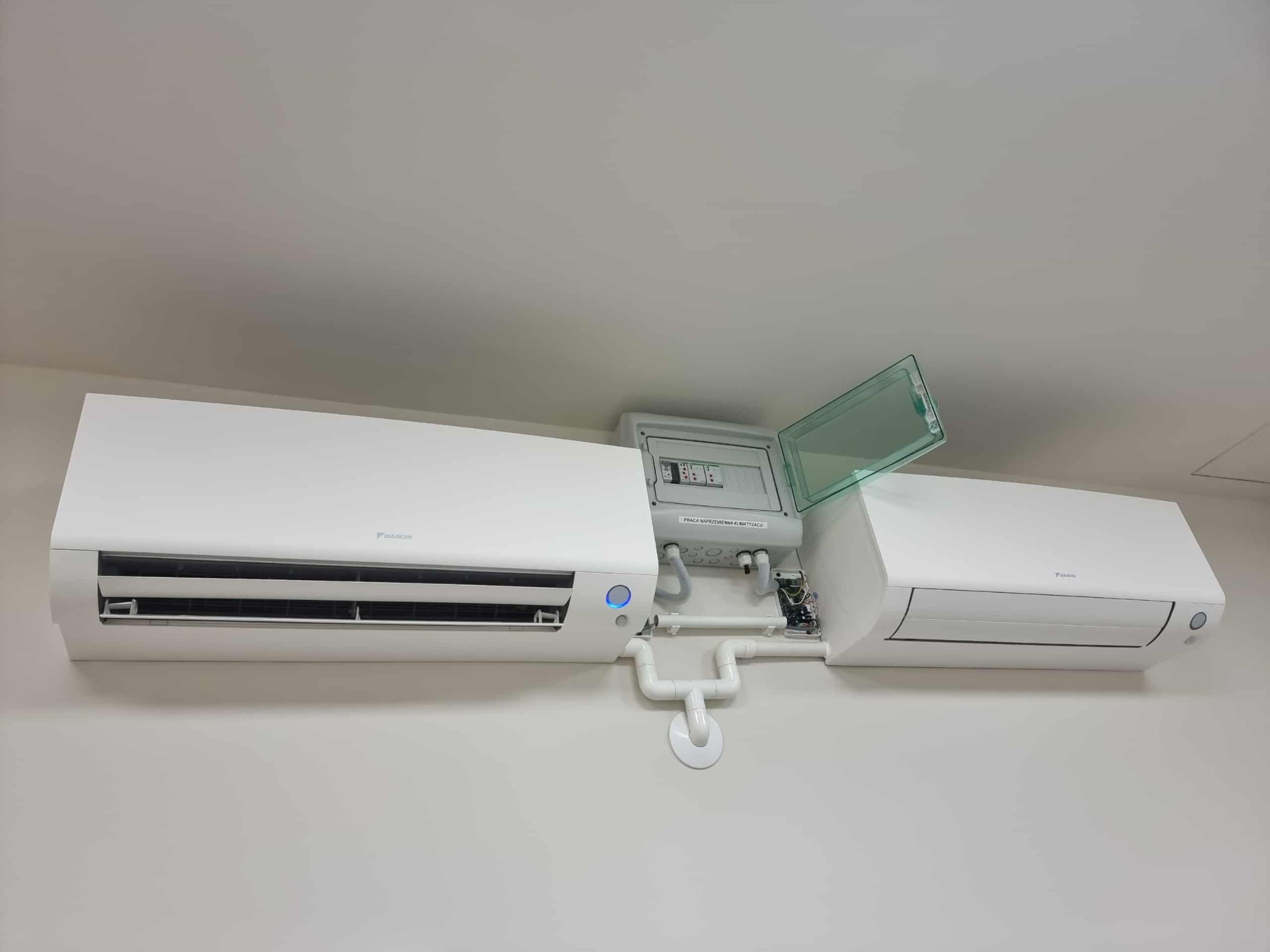 Praca naprzemienna klimatyzacji Daikin w pomieszczeniu serwerowni