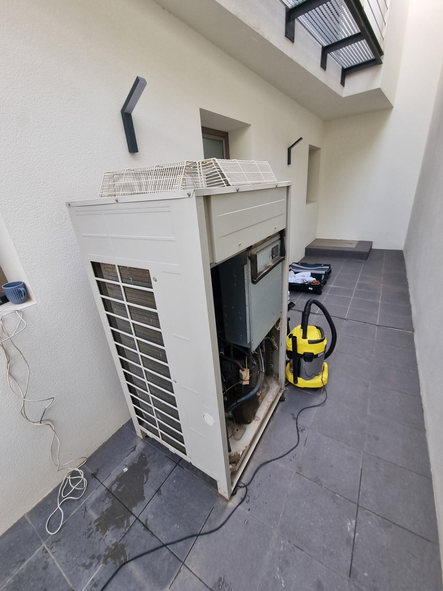 Hiszpania - serwis systemu VRV III Daikin