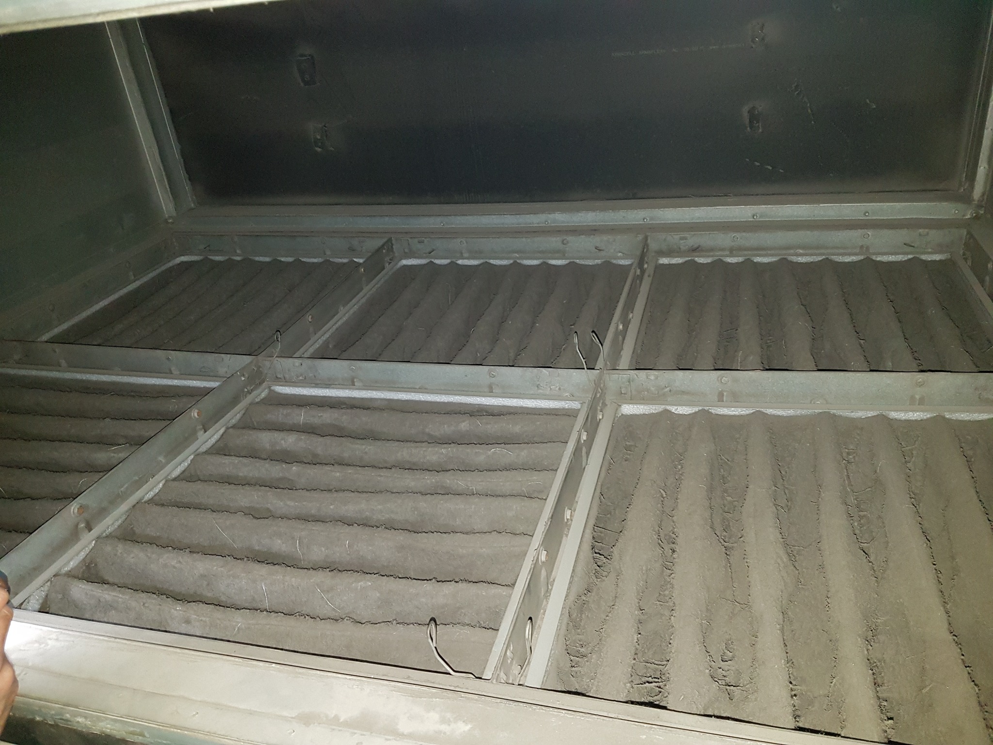 A tutaj obrazek tak wyglądają filtry do systemu wentylacji jak się regularnie ich nie czyści/wymienia