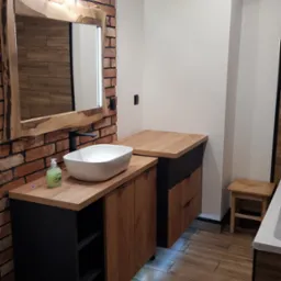 Zabudowa łazienkowa