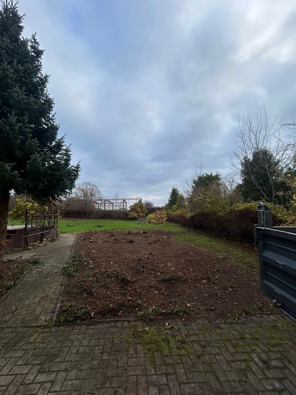 Efekt wycinki po zabraniu materiału 'zdjęcie po'