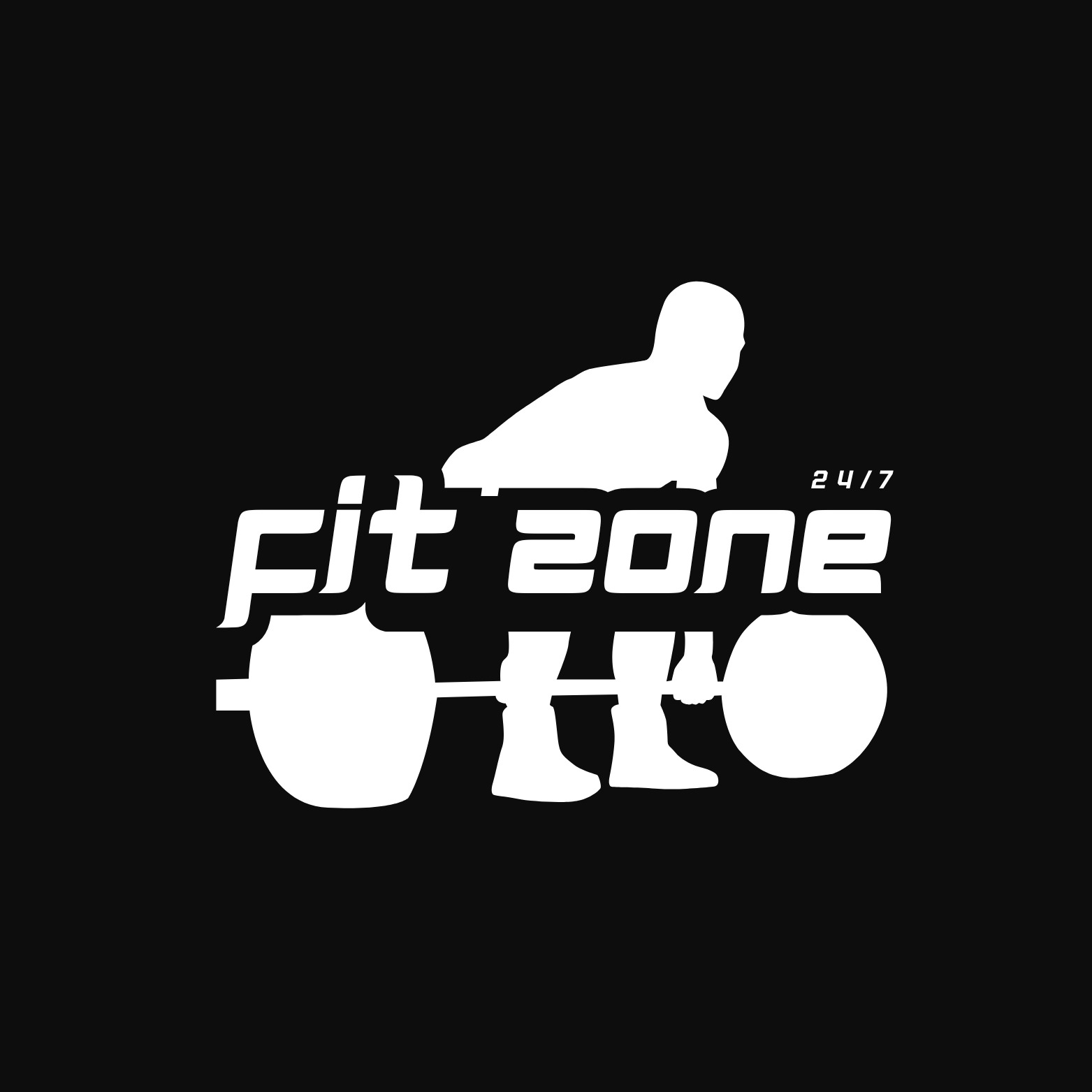 Minimalistyczne logo 'Fit Zone 24/7' w bieli na czarnym tle, sylwetka osoby podnoszącej ciężary wkomponowana w nazwę. Prosty, nowoczesny design.