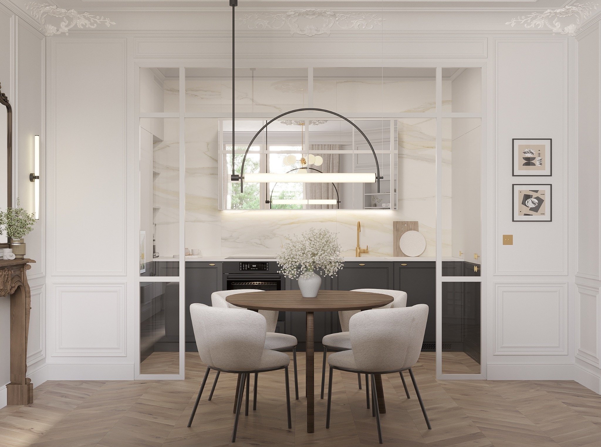 Elegancka jadalnia z okrągłym stołem i krzesłami na tle kuchni w stylu klasycznym. Parkiet w jodełkę, dekoracyjne listwy ścienne, nowoczesna lampa nad stołem.