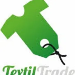 Zielony logotyp TextilTrade: stylizowana metka ubraniowa z nazwą firmy poniżej. Prosty, nowoczesny design z wyraźnym akcentem na branżę tekstylną.