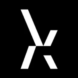 Minimalistyczne logo: biały, geometryczny znak na czarnym tle, przypominający stylizowaną literę 'X' lub 'K', z ukośnymi i poziomymi liniami.