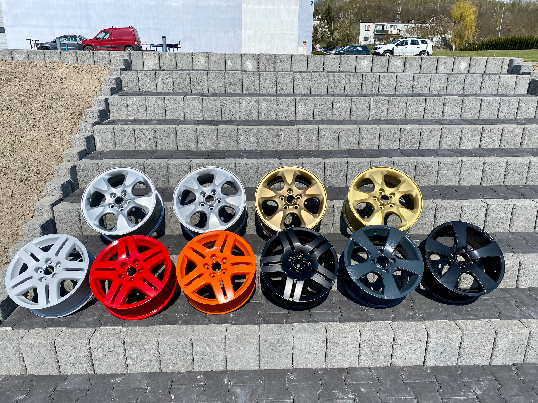 Próbki kolorów na felgach.