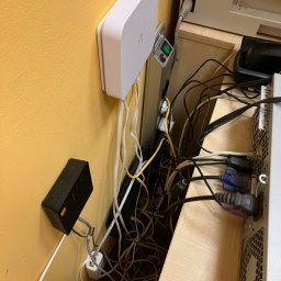 Modernizacja sieci klienta, który uskarżał się na słabą prędkość i zasięg WiFi.