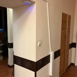 Montaż 4-ech AP Ubiquiti całkowicie rozwiązał problem z zasięgiem WiFi przy 0,5 m ścianach w starym budynku.