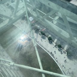 Szlifowanie i polerowanie rys na szklanej kładce.