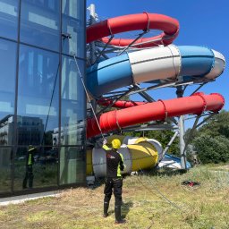 Mycie elewacji wodą demi (bez smug)