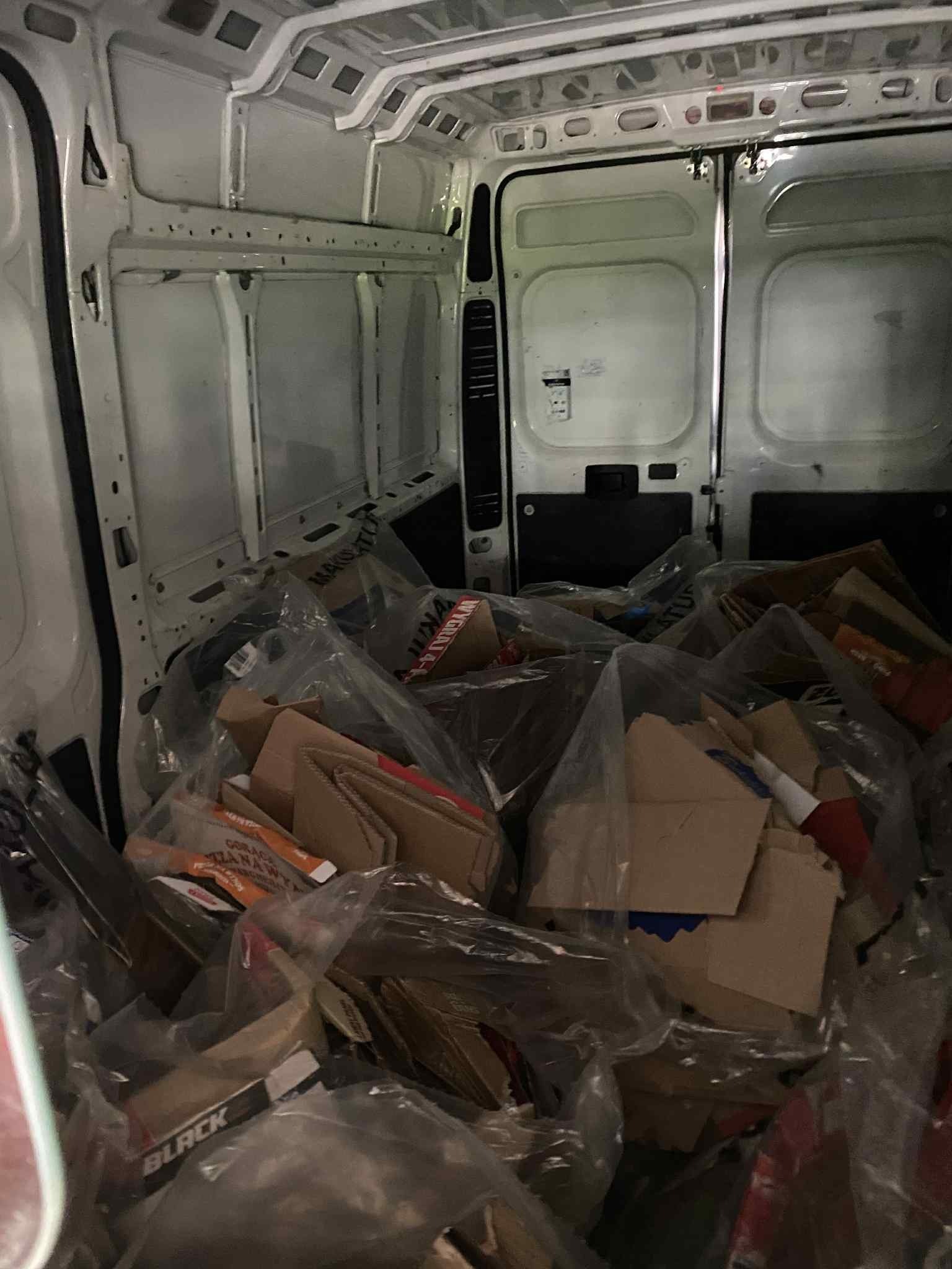 a tak wygląda załadowany bus towarem od klienta