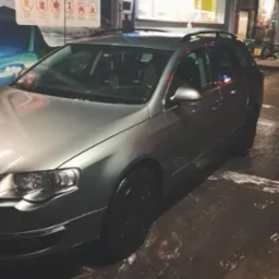 Jak wyglądało przed naklejeniem naklejek na szybę i Przed dodaniem dodatków