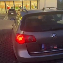 Jak wyglądało Przed naklejeniem naklejek na szybe i Przed dodaniem dodatków