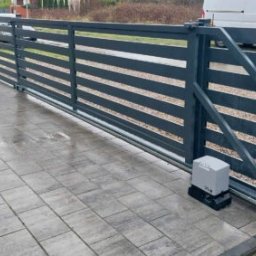 Montaż bram Niekanin 3