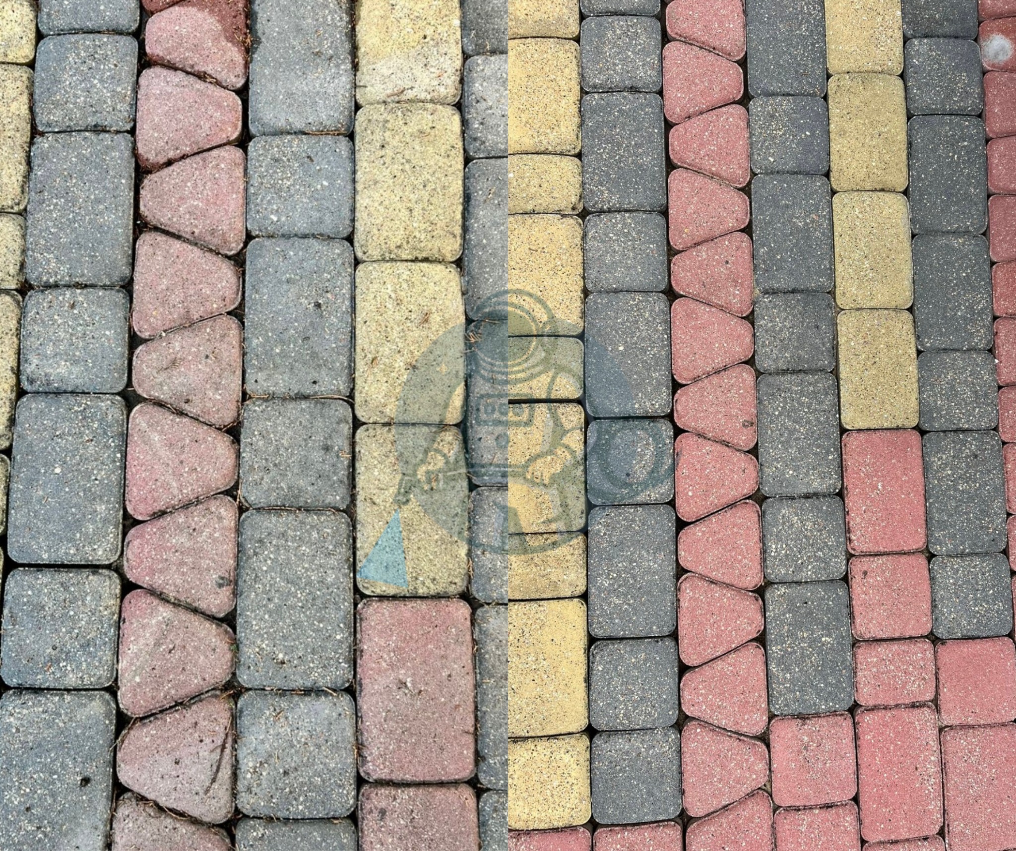 Kolorowa kostka brukowa ułożona w rzędach, widok z góry. Różne odcienie szarości, żółci i czerwieni tworzą geometryczny wzór na powierzchni chodnika.