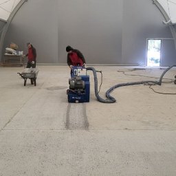 Posadzki przemysłowe Police 1