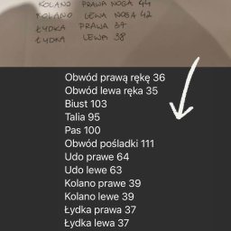Martyna Bakun - Efekty redukcji obwodów ciała po 12 dniach u podopiecznej. Zestawienie pomiarów ręcznie i cyfrowo zapisanych na kartkach. Strzałka wskazuje na pomiary cyfrowe.