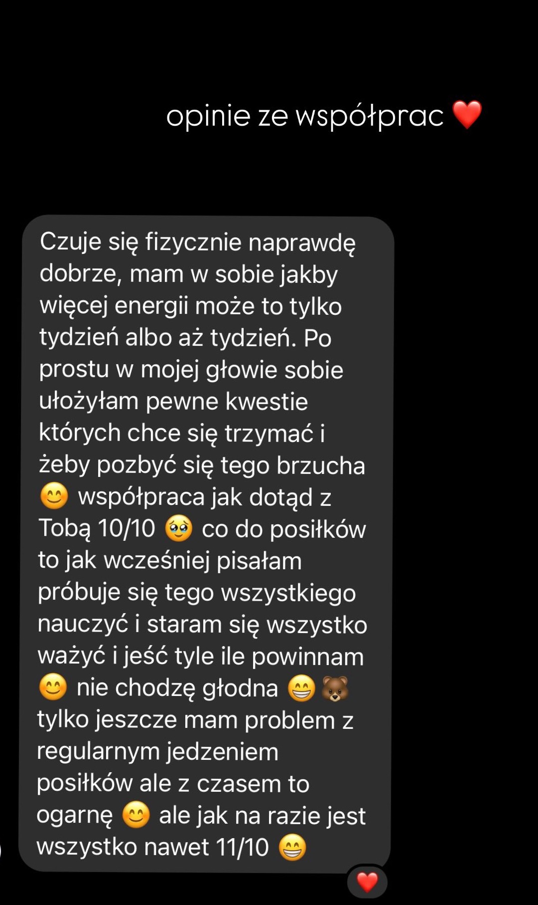 Opinia klienta o współpracy z dietetykiem, w formie zrzutu ekranu rozmowy. Klientka czuje się lepiej i ma więcej energii po tygodniu diety.
